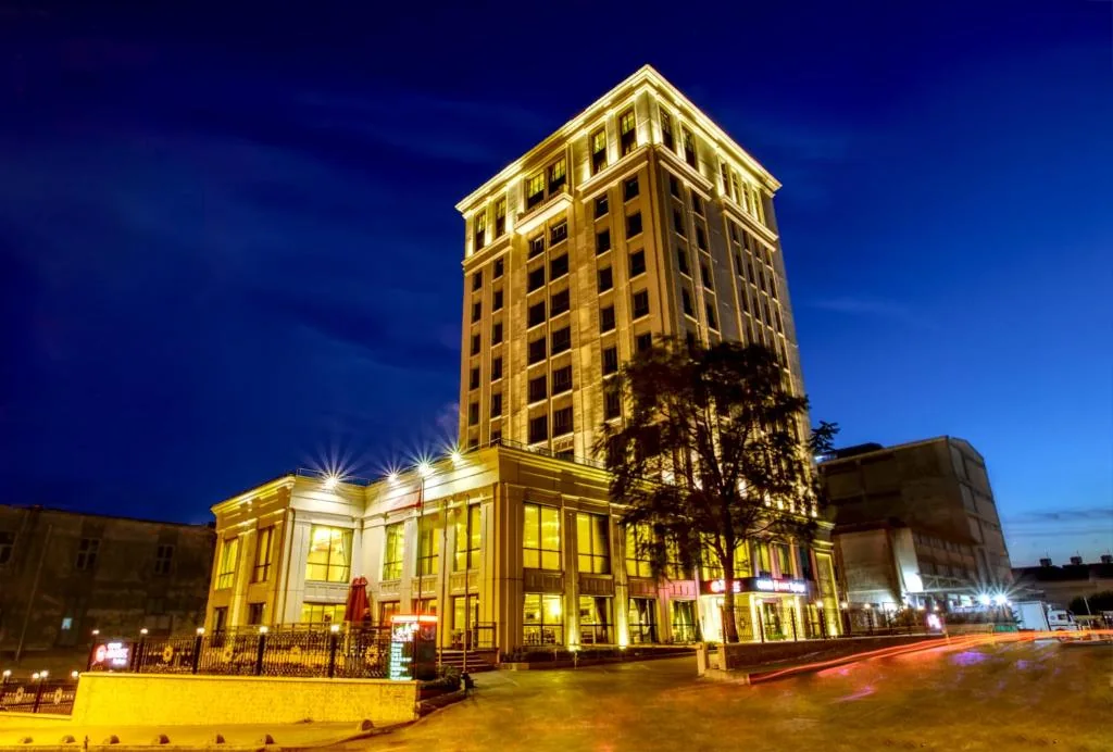 فندق Grand Makel Hotel Topkapi ليلاً